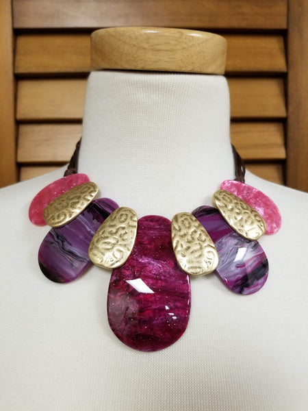 Hammered Gold and Resin Necklace Set (6930145509427)