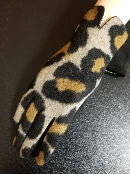 Beige Leopard Notch Smart Gloves (7012774608947)