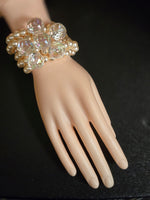 Lucite Ball Pearl Stretch Bracelet (7557811241011)