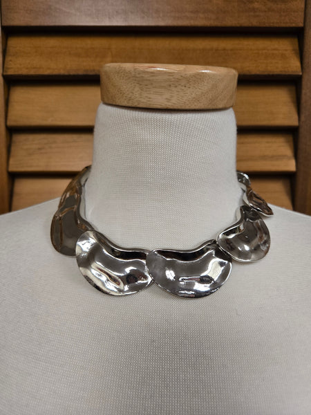 Silver Metal Scalloped Necklace Set (7660471812147)