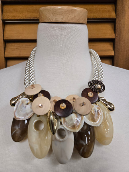 Seashell Statement Necklace Set (7660473155635)