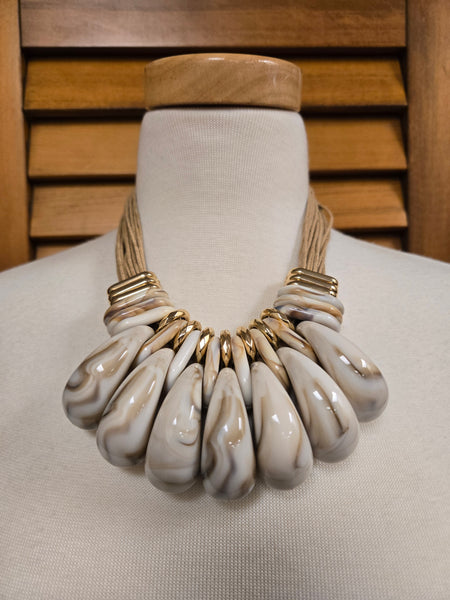 Sandswept Grace Bold Marbled Resin Necklace Set