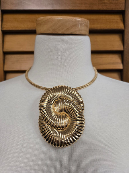 Spiralux Bold Metal Pendant Necklace Set