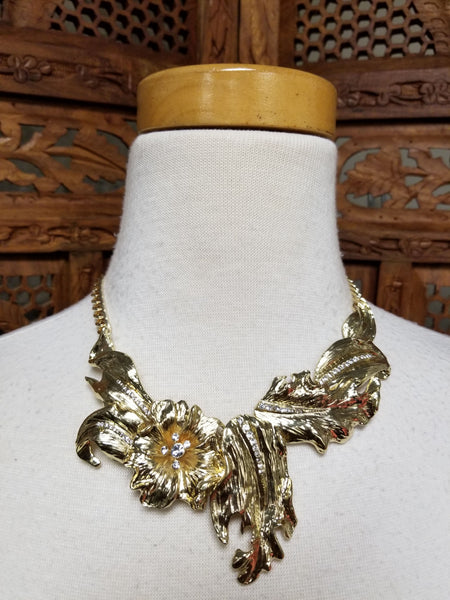 Gold Textured Flower Necklace Set (6818722971699)