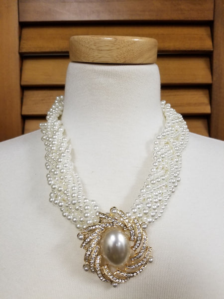 Cream Twisted Pearl Brooch Necklace Set (6897928405043)