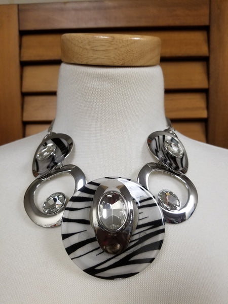 Zebra Deco and Disc Glass Stone Statement Necklace Set (6903533633587)