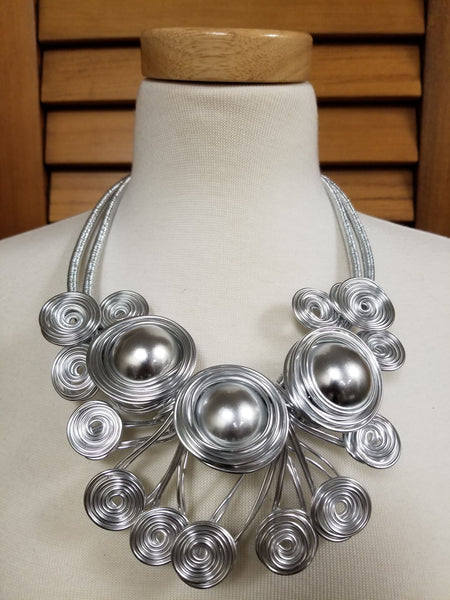 Triple Pearl Wire and Coil Necklace Set (6912182255667)